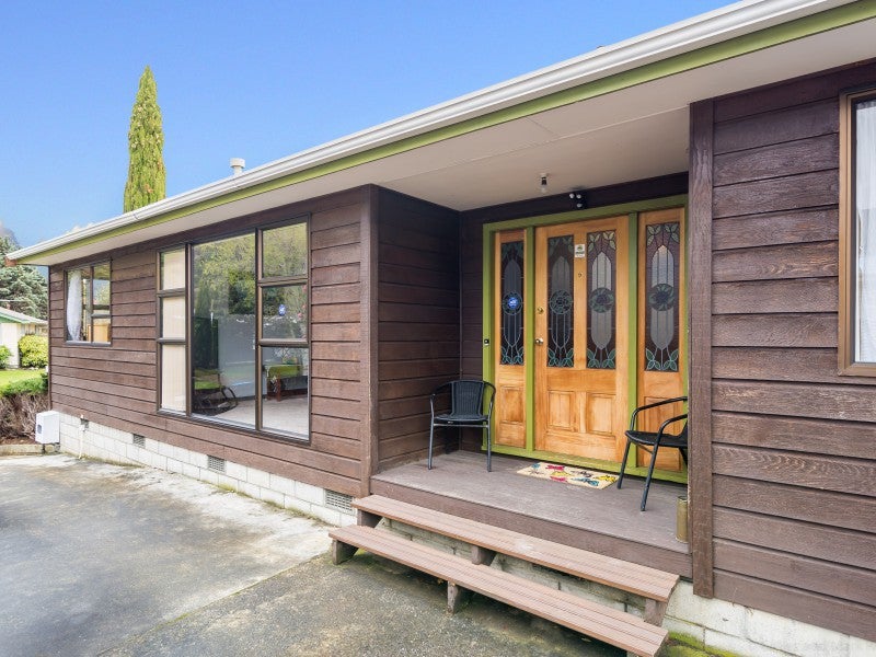 34 Larchmont Grove, Totara Park, Upper Hutt - Carousel 2