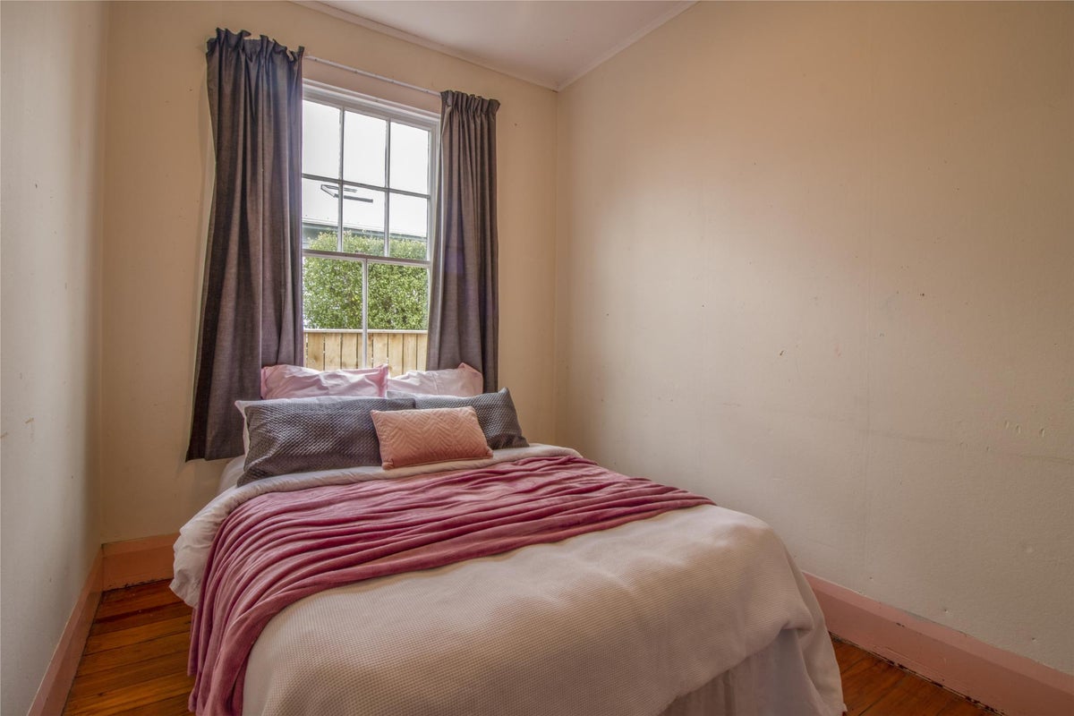 13 Randwick Crescent, Moera, Lower Hutt - Carousel 9