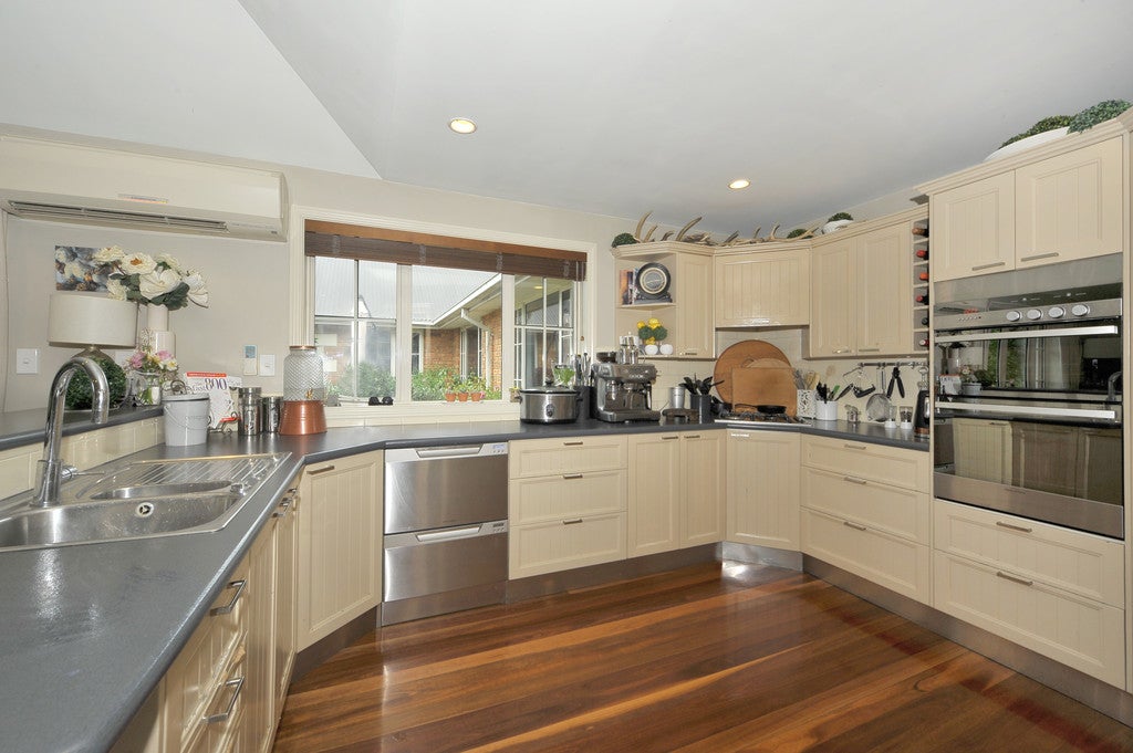 9 Quantock Place, Burwood, Christchurch - Carousel 2