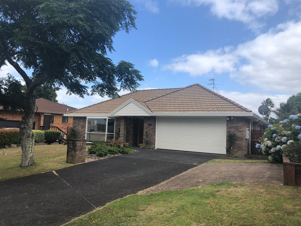 9 Reynard Terrace, Conifer Grove, Takanini - Carousel 1