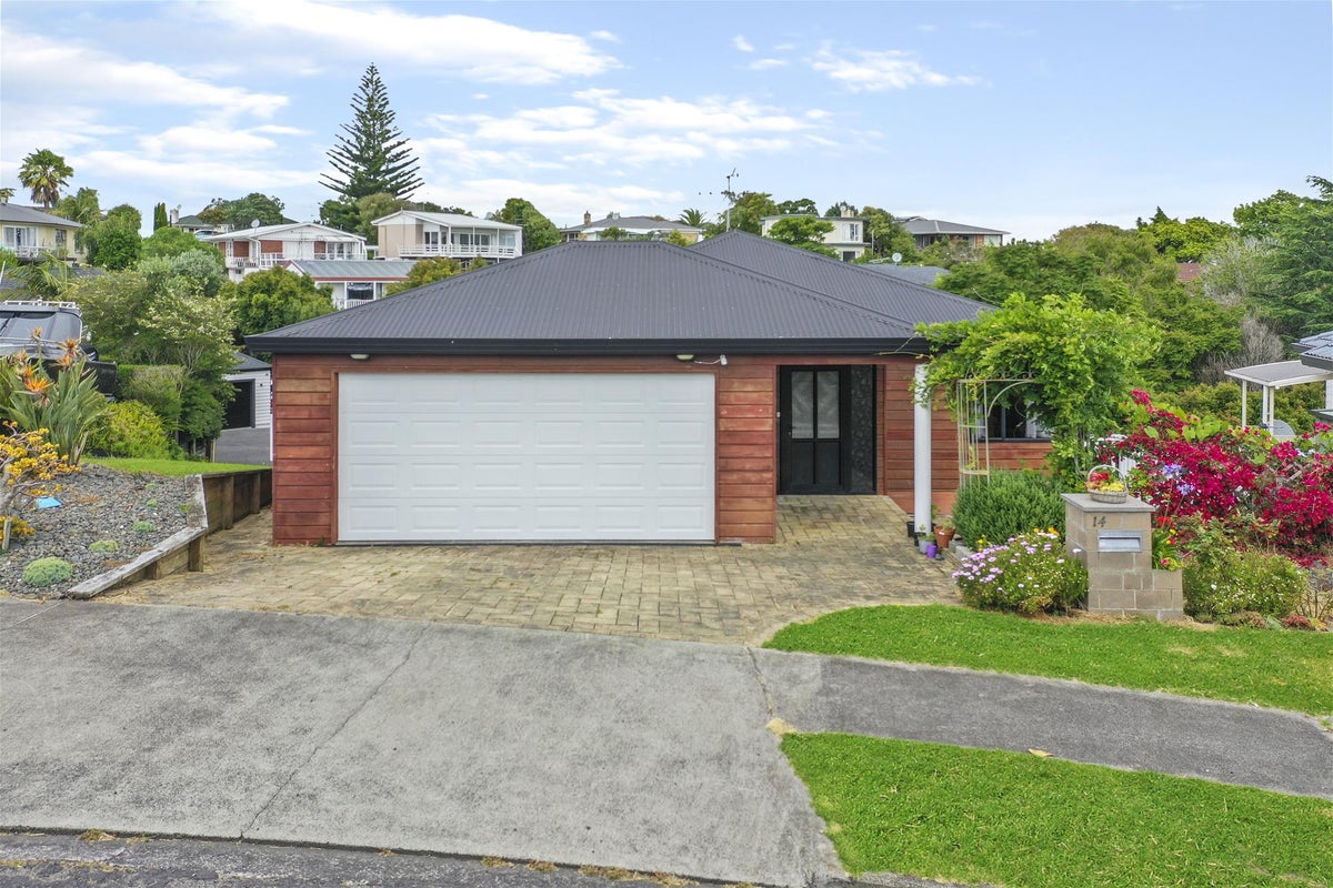 14 McCahill Views, Botany Downs, Auckland - Carousel 2