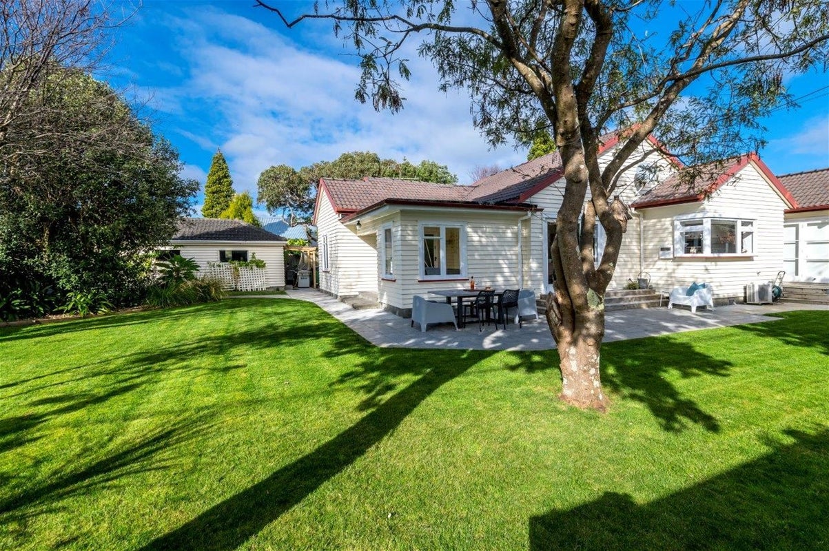 14 Rauparaha Street, Waikanae Beach, Waikanae - Carousel 2