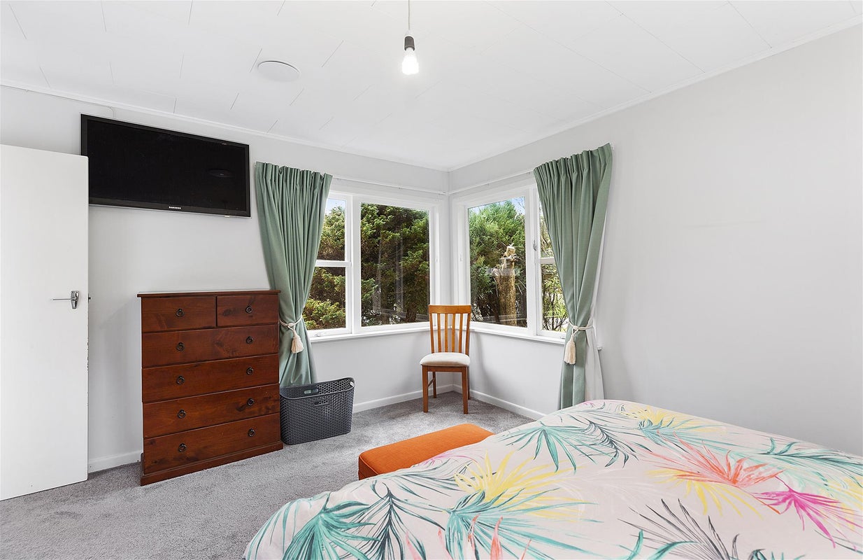 62 Chester Road, Tawa, Wellington - Carousel 23