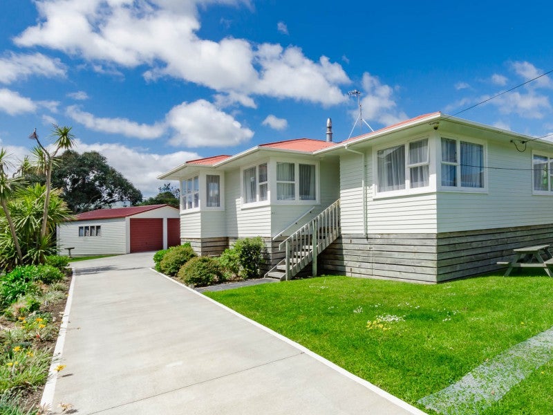 7 Otaihanga Road, Otaihanga, Paraparaumu - Carousel 1