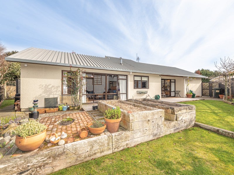 3 Collier Place, Saint Johns Hill, Whanganui - Carousel 1