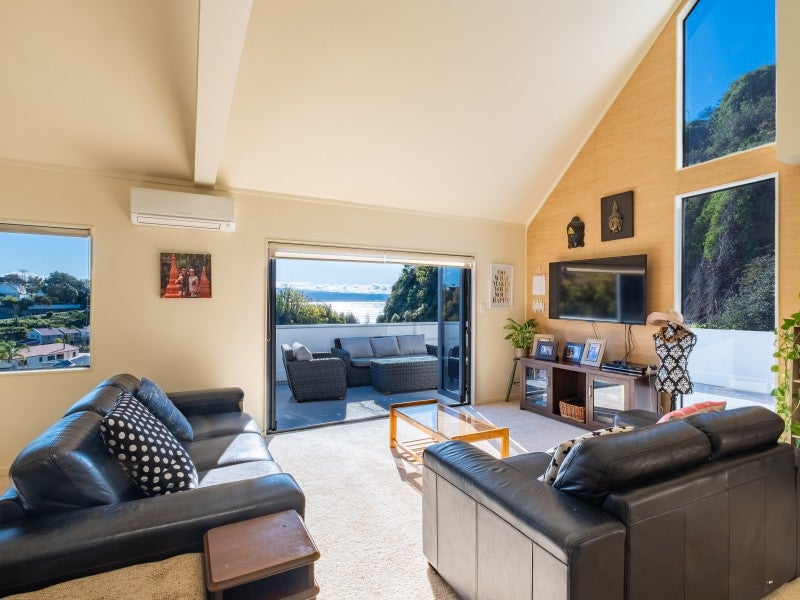 13 Amner Place, Bluff Hill, Napier - Carousel 2