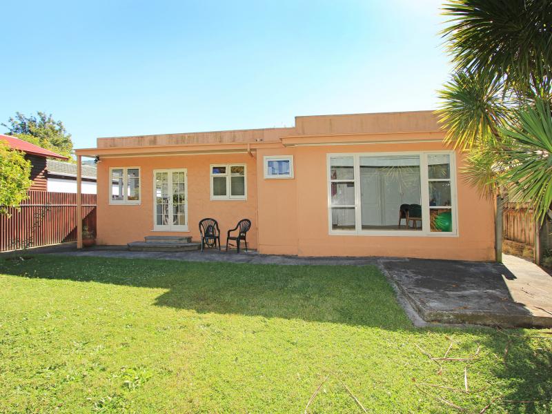 39 Pretoria Street, Hutt Central, Lower Hutt - Carousel 1