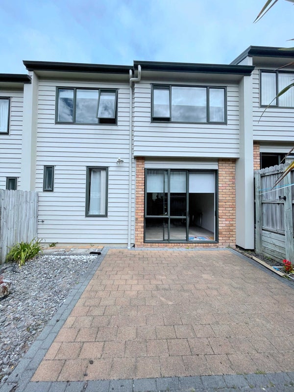 53/22 Northcross Drive, Oteha, Auckland - Carousel 1
