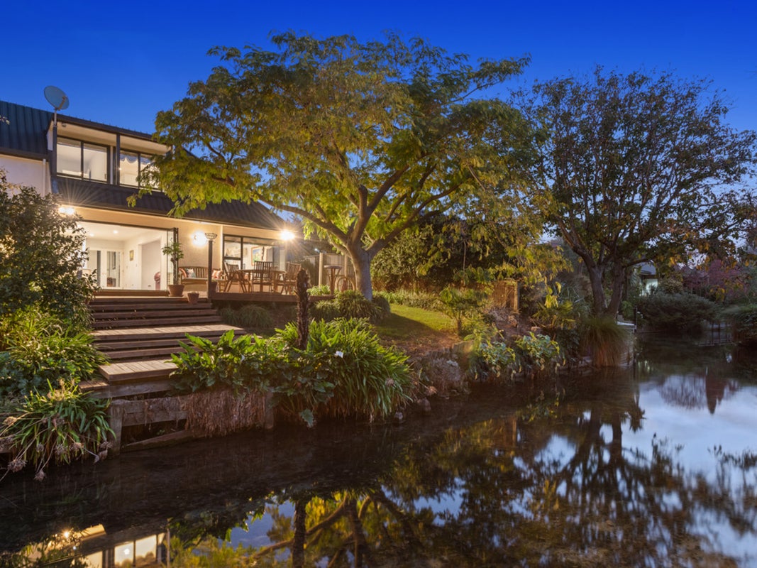 4B Clouston Gardens, Springlands, Blenheim - Carousel 2