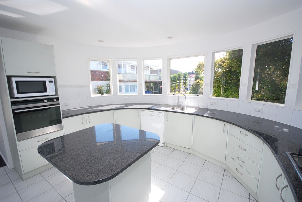 2/42 Holland Road, Fairfield, Hamilton - Carousel 2
