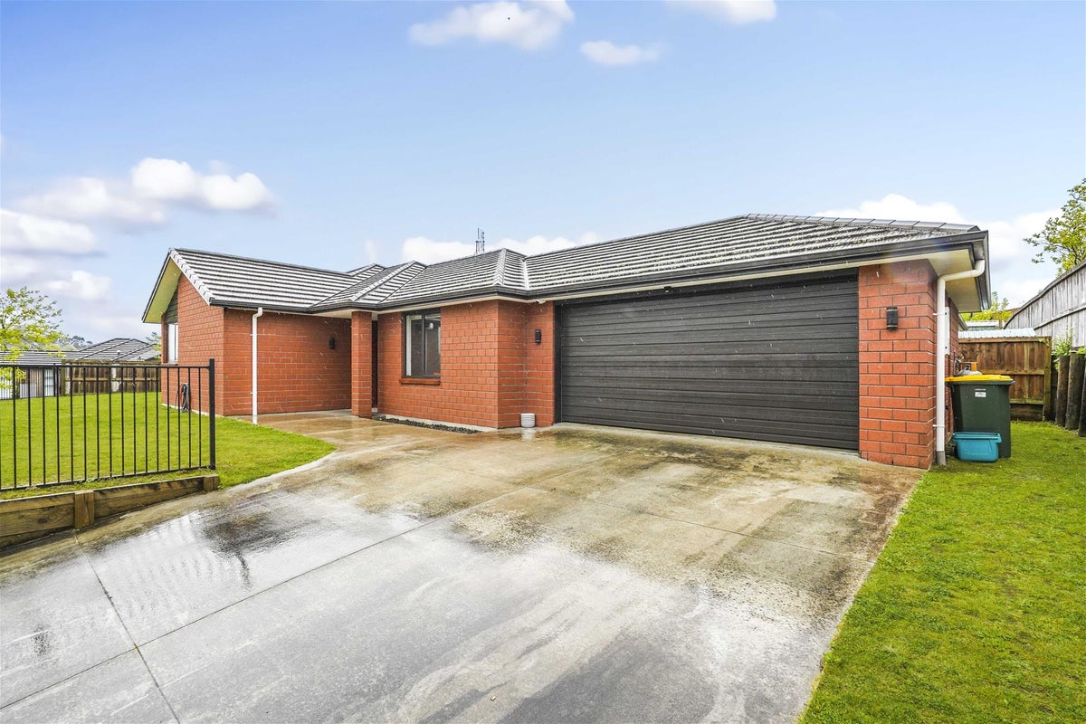 23 Cabourne Drive, Glenview, Hamilton - Carousel 16