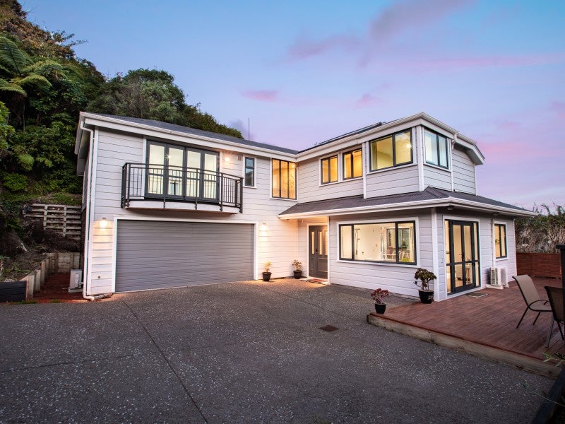 52B Parkvale Road, Karori, Wellington - Carousel 1