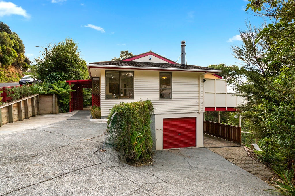 14 Kerkwall Drive, Naenae, Lower Hutt - Carousel 2