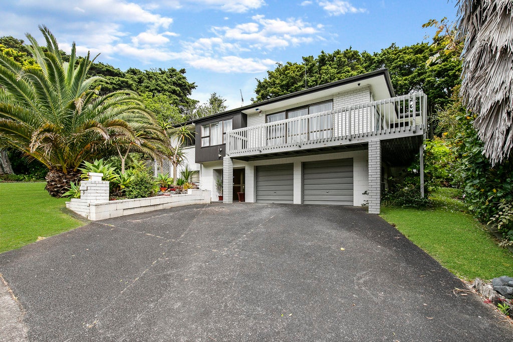 19 Eugenia Rise, Totara Heights, Auckland - Carousel 1