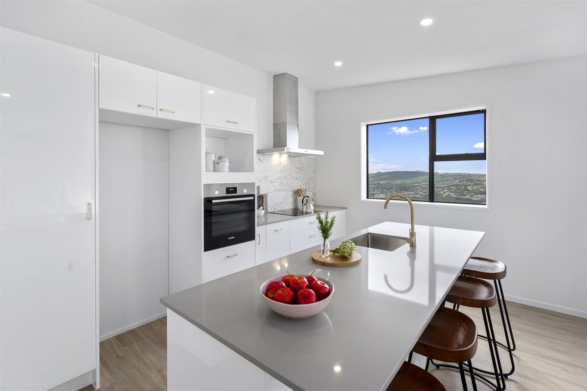 16 Jaunpur Crescent, Broadmeadows, Wellington - Carousel 2