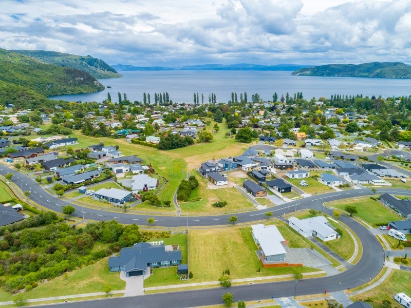 6 Bodes Lane, Kinloch, Taupo - Carousel 1
