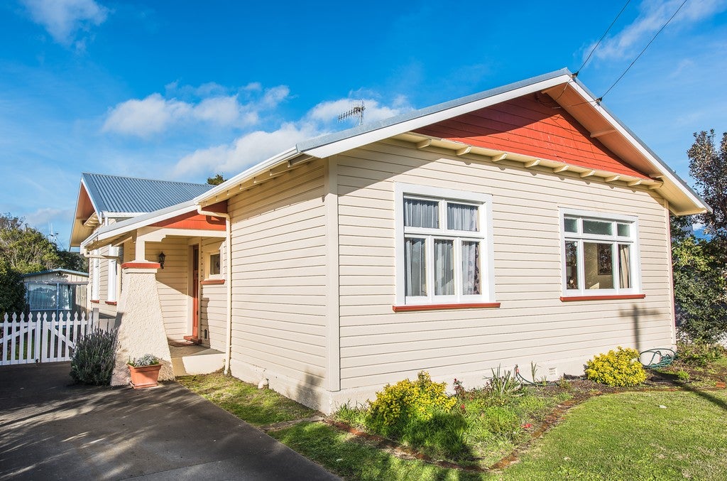 7 Central Avenue, Gonville, Whanganui - Carousel 1