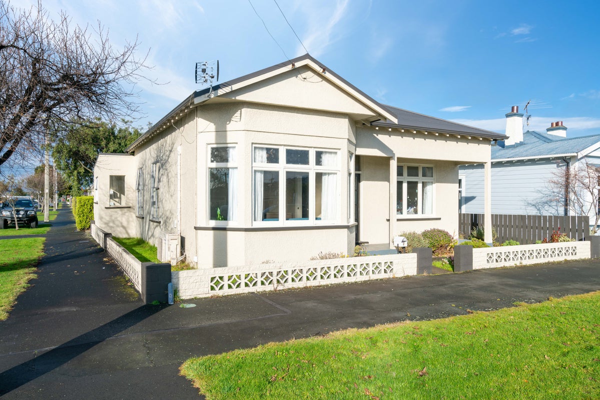 23 Young Street, Saint Kilda, Dunedin - Carousel 1