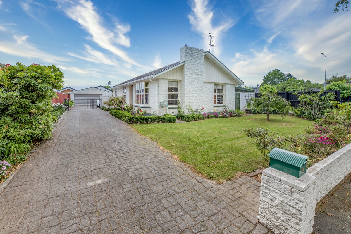 14 Ramore Place, Redwood, Christchurch - Carousel 2