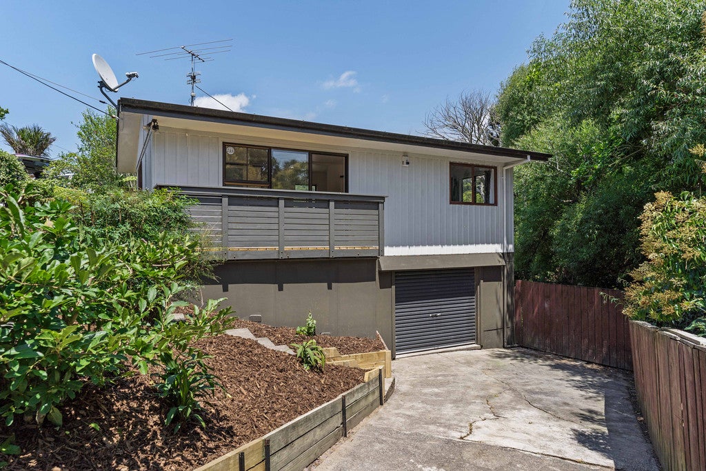 17 Titirangi Road, New Lynn, Auckland - Carousel 1