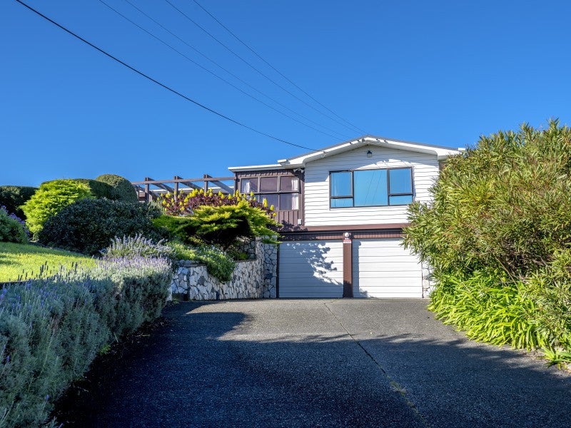 18 Kawau Grove, Waikanae Beach, Waikanae - Carousel 20