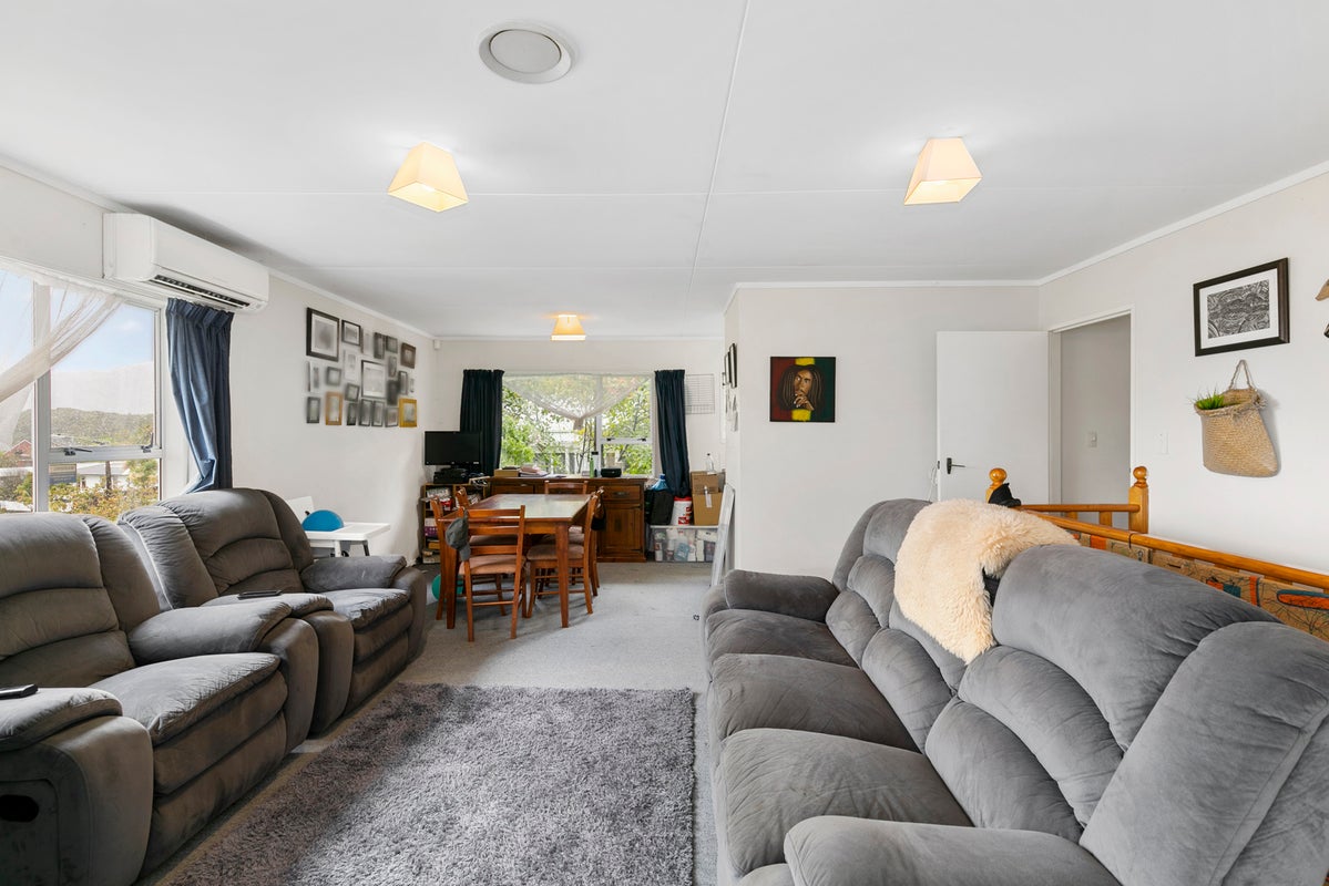 49 Kairanga Crescent, Wainuiomata, Lower Hutt - Carousel 2
