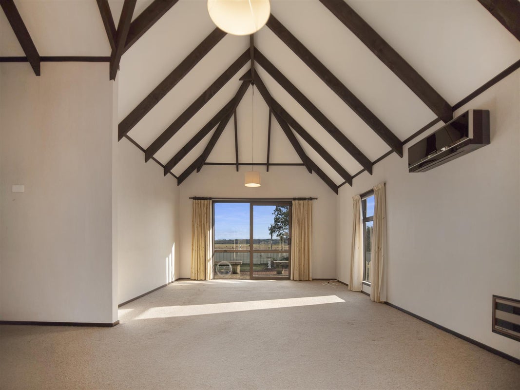 76A The Esplanade, Westshore, Napier - Carousel 2