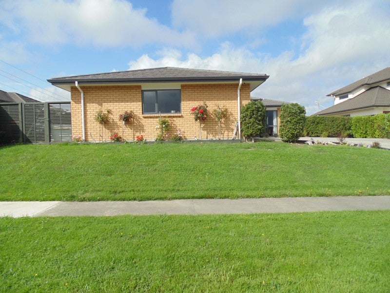 176 Pacific Drive, Fitzherbert, Palmerston North - Carousel 17