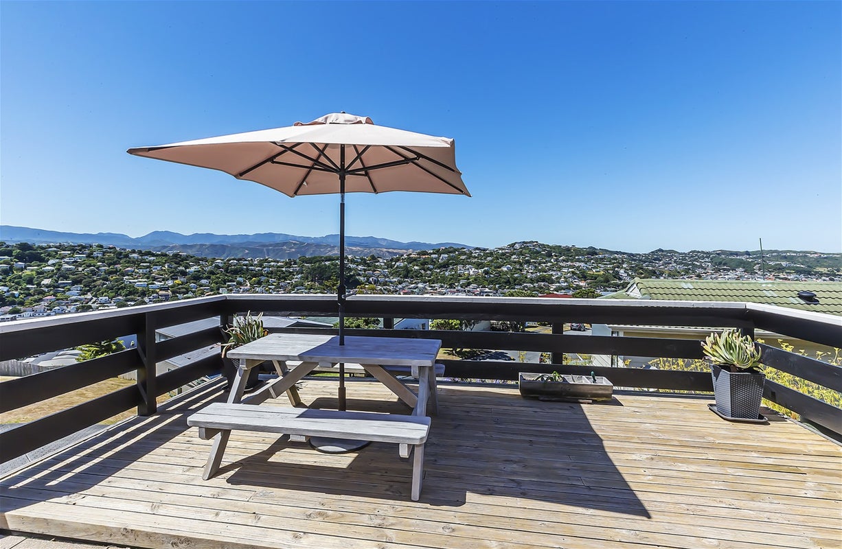 52 Akaroa Drive, Maupuia, Wellington - Carousel 2