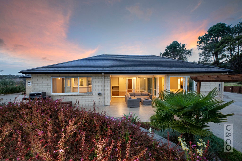 31 Mudgeways Road, Massey, Auckland - Carousel 1