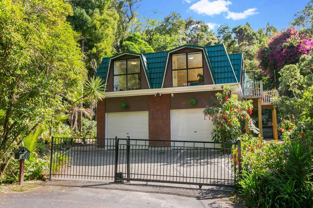 12 Valley Road, Titirangi, Auckland - Carousel 1