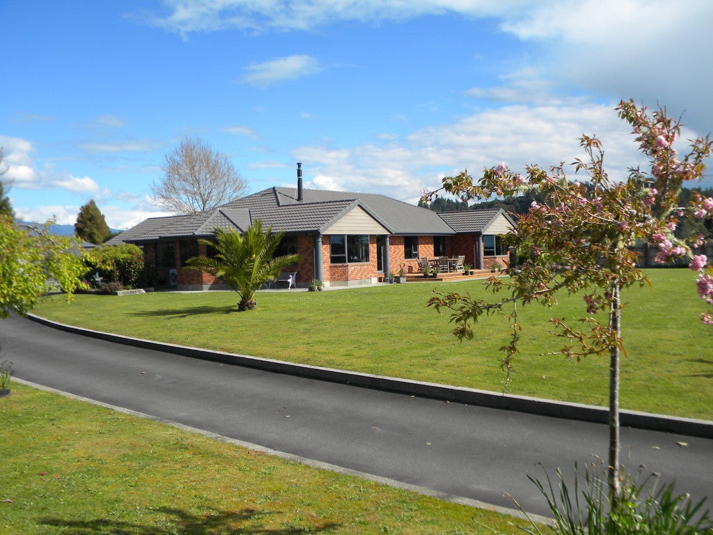 30 Pine Tree Road, Kaniere, Hokitika - Carousel 1