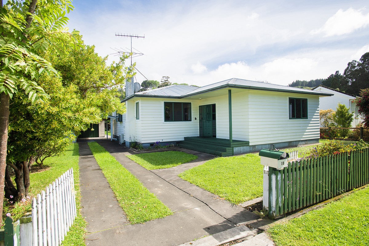 18 Kingsley Street, Whataupoko, Gisborne - Carousel 1