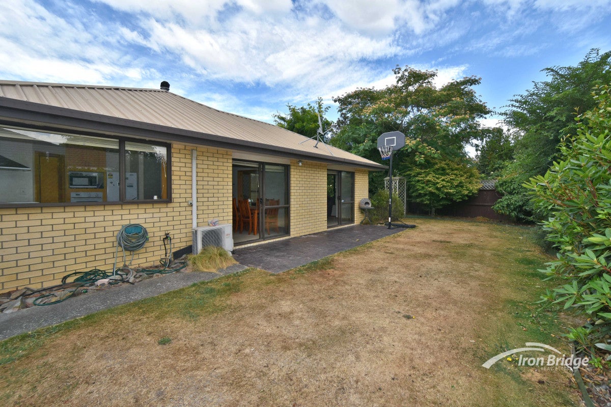 2 Neathwest Avenue, Broomfield, Christchurch - Carousel 11