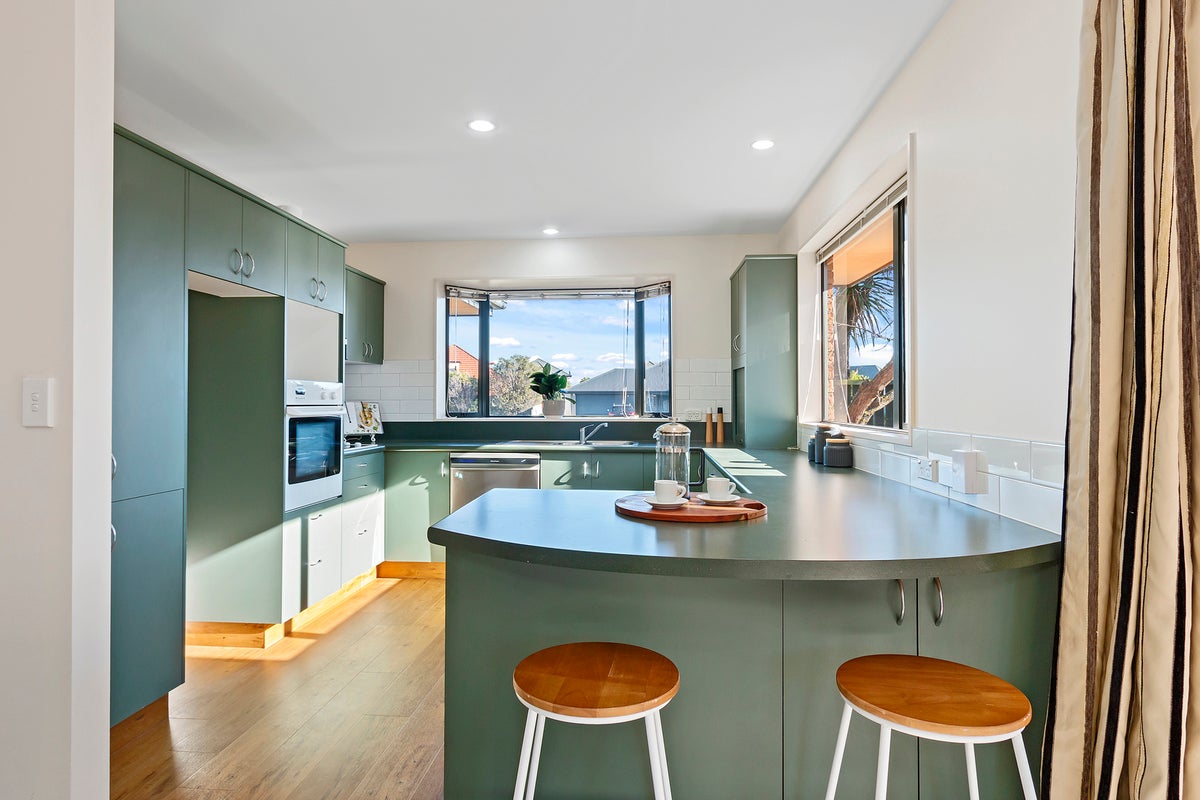 37 Blue Gum Place, New Brighton, Christchurch - Carousel 2