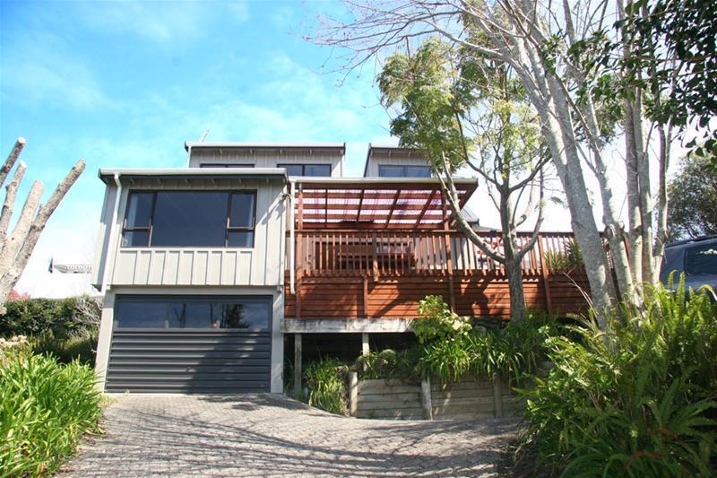 101 Park Avenue, Whangamatā - Carousel 2