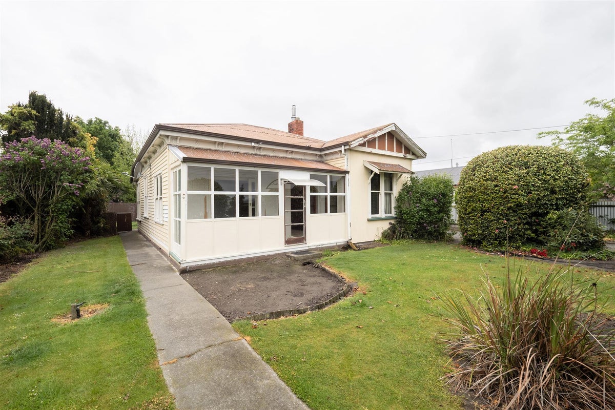 9 Albert Street, Netherby, Ashburton - Carousel 1