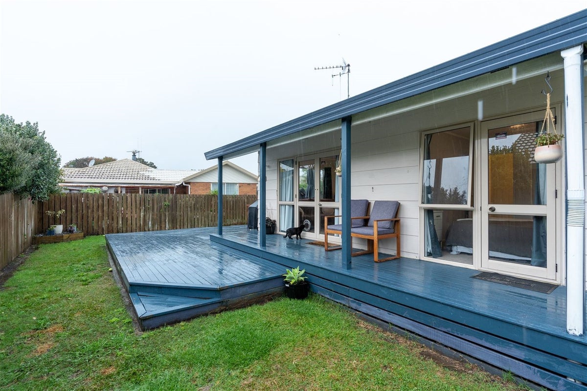 37 Lloyd Drive, Nawton, Hamilton - Carousel 2