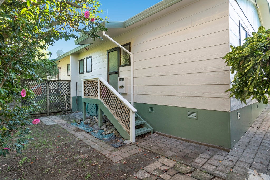 25B Redmond Street, Judea, Tauranga - Carousel 1