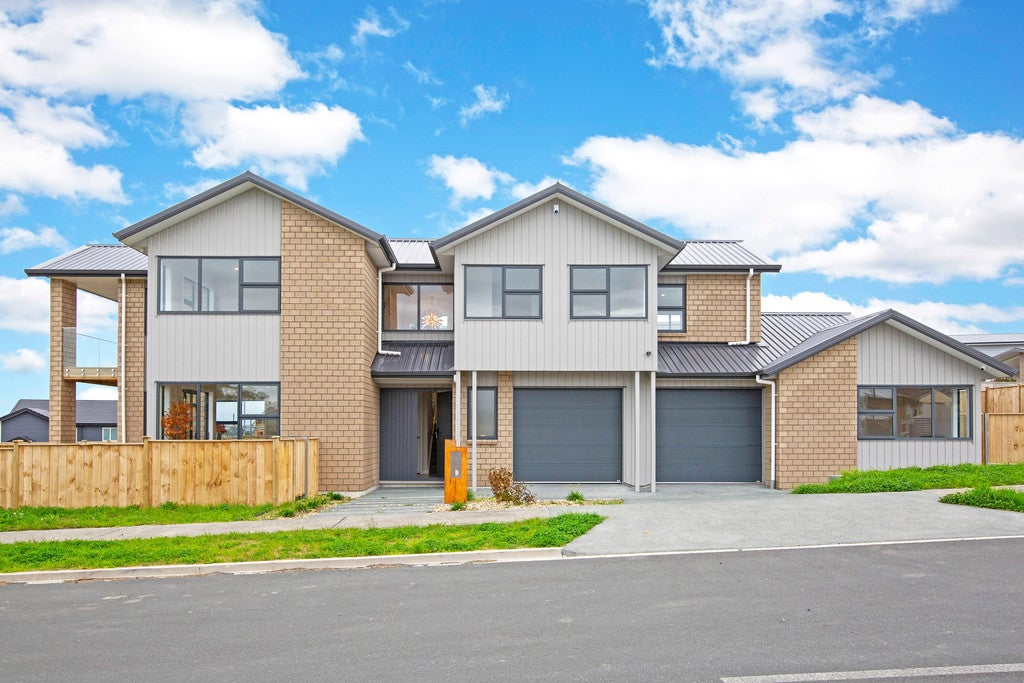 28 Atalanta Way, Beachlands, Auckland - Carousel 1