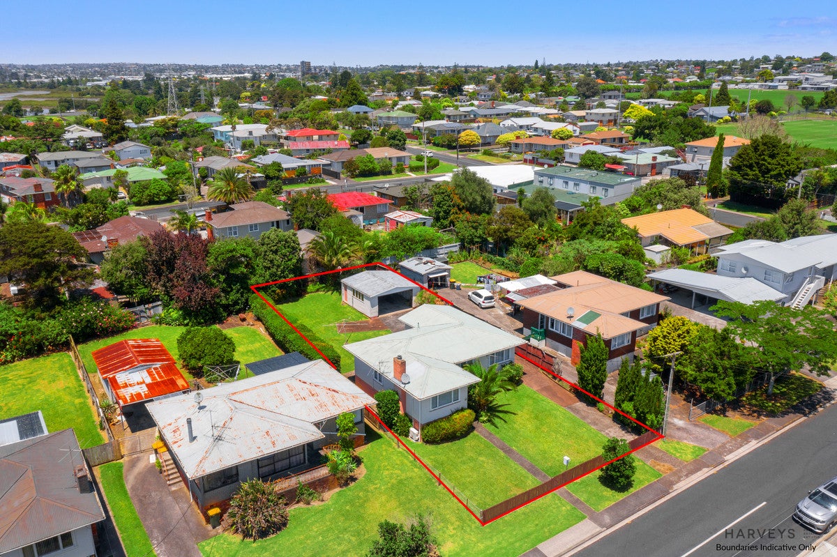 5 Cobham Crescent, Kelston, Auckland - Carousel 2