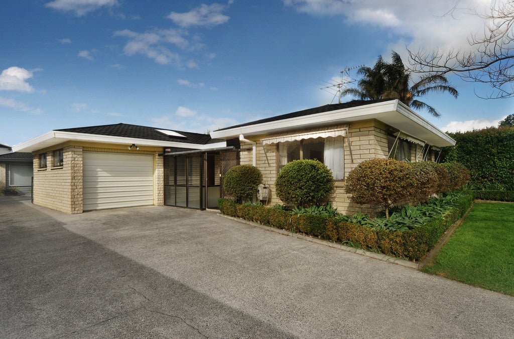 1/39 Vivian Wilson Drive, Eastern Beach, Auckland - Carousel 2