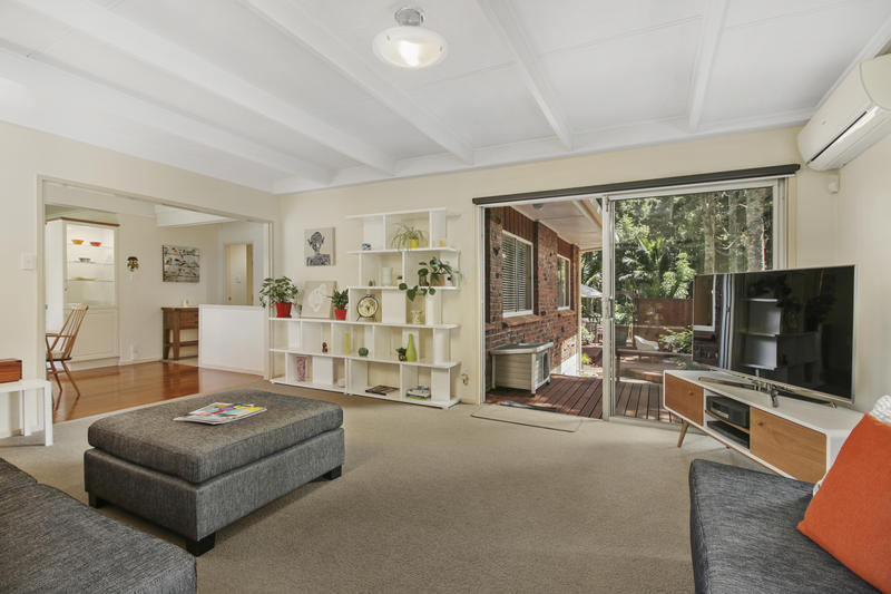 15 Tainui Road, Titirangi, Auckland - Carousel 1