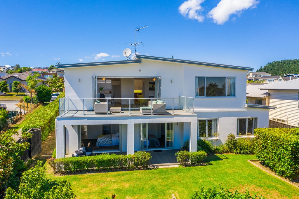16 Te Puru Drive, Maraetai, Auckland - Carousel 1