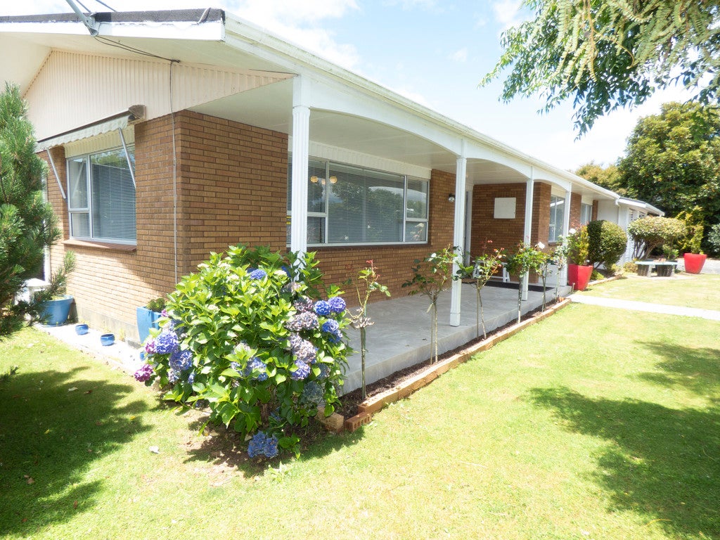 7B John Guthrie Place, Merrilands, New Plymouth - Carousel 1