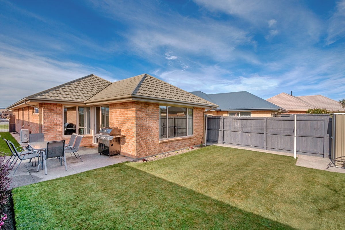 12 Bowmore Lane, Broomfield, Christchurch - Carousel 1