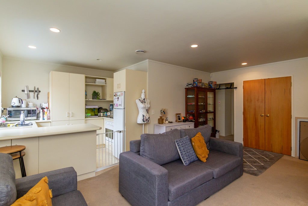 2/80 Hall Crescent , Epuni, Lower Hutt - Carousel 2