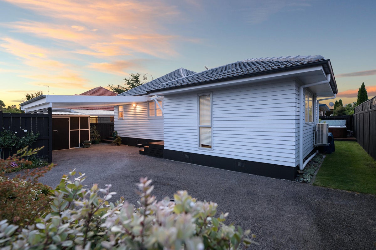 15 Bernard Street, Tauranga South, Tauranga - Carousel 2