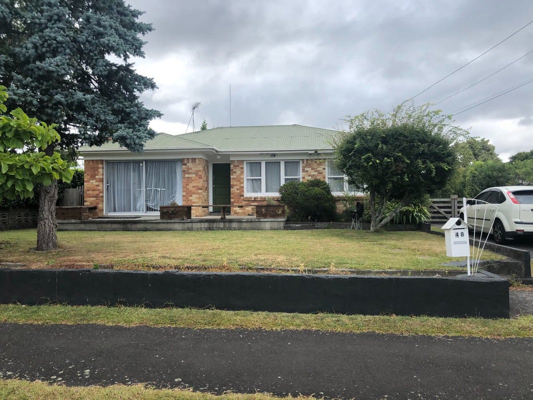 48 Berkley Avenue, Hillcrest, Hamilton - Carousel 1