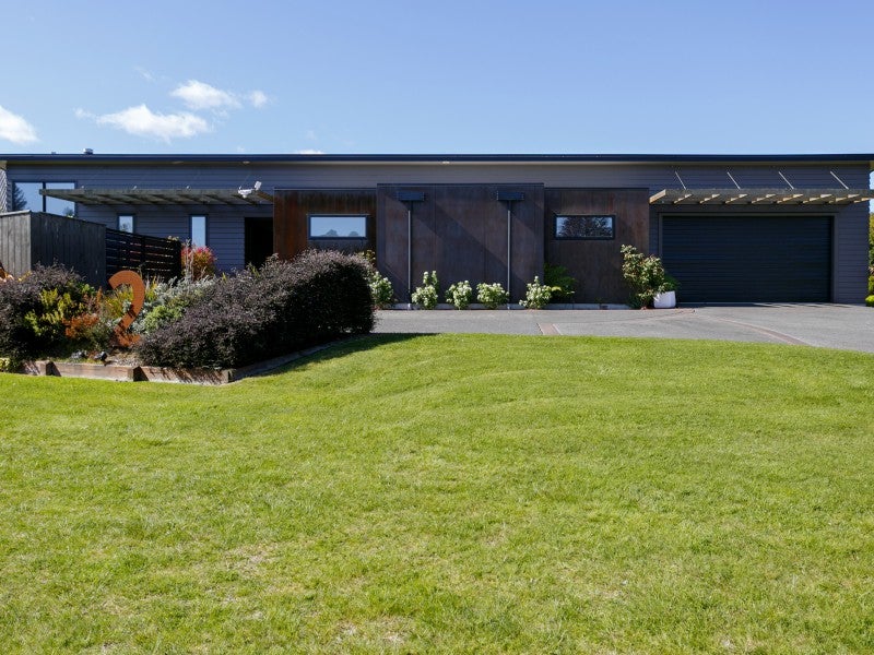 2 Cabbage Tree Grove, Kinloch, Taupo - Carousel 1